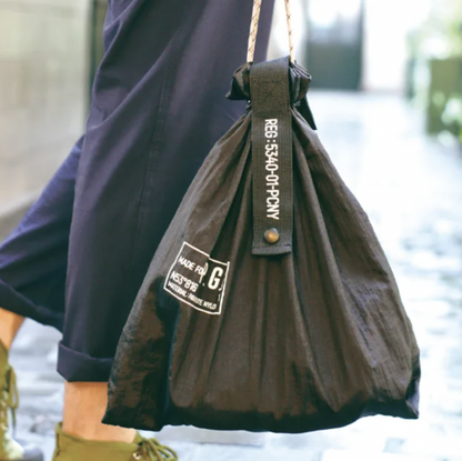 PARACHUTE NYLON BAG〈パラシュートナイロンバッグ〉