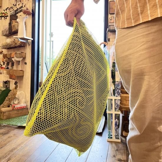 ネオンカラーのランドリーネット