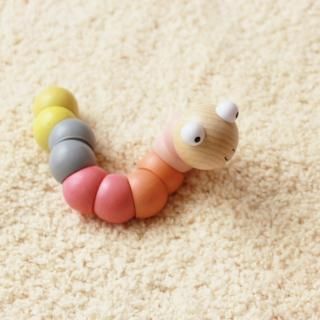 WIGGLY WORMS (木のイモムシくん)