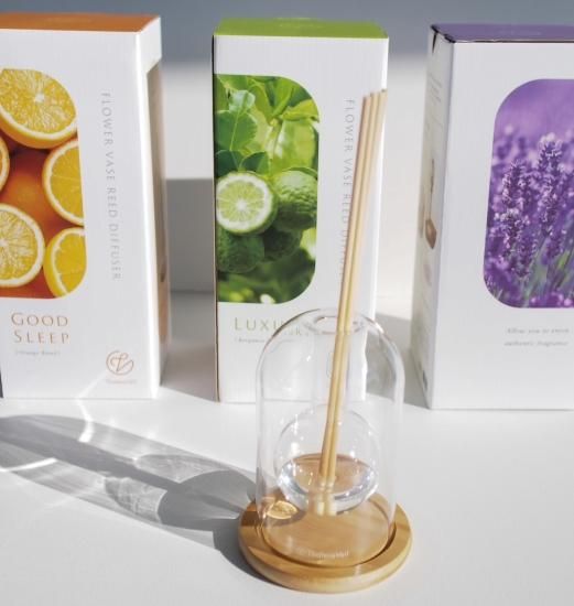 フラワーベースにもなるリードディフューザー