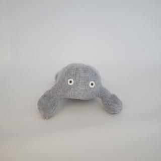 ぬいぐるみ「クツシタ人」