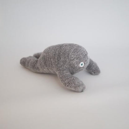 ぬいぐるみ「クツシタ人」