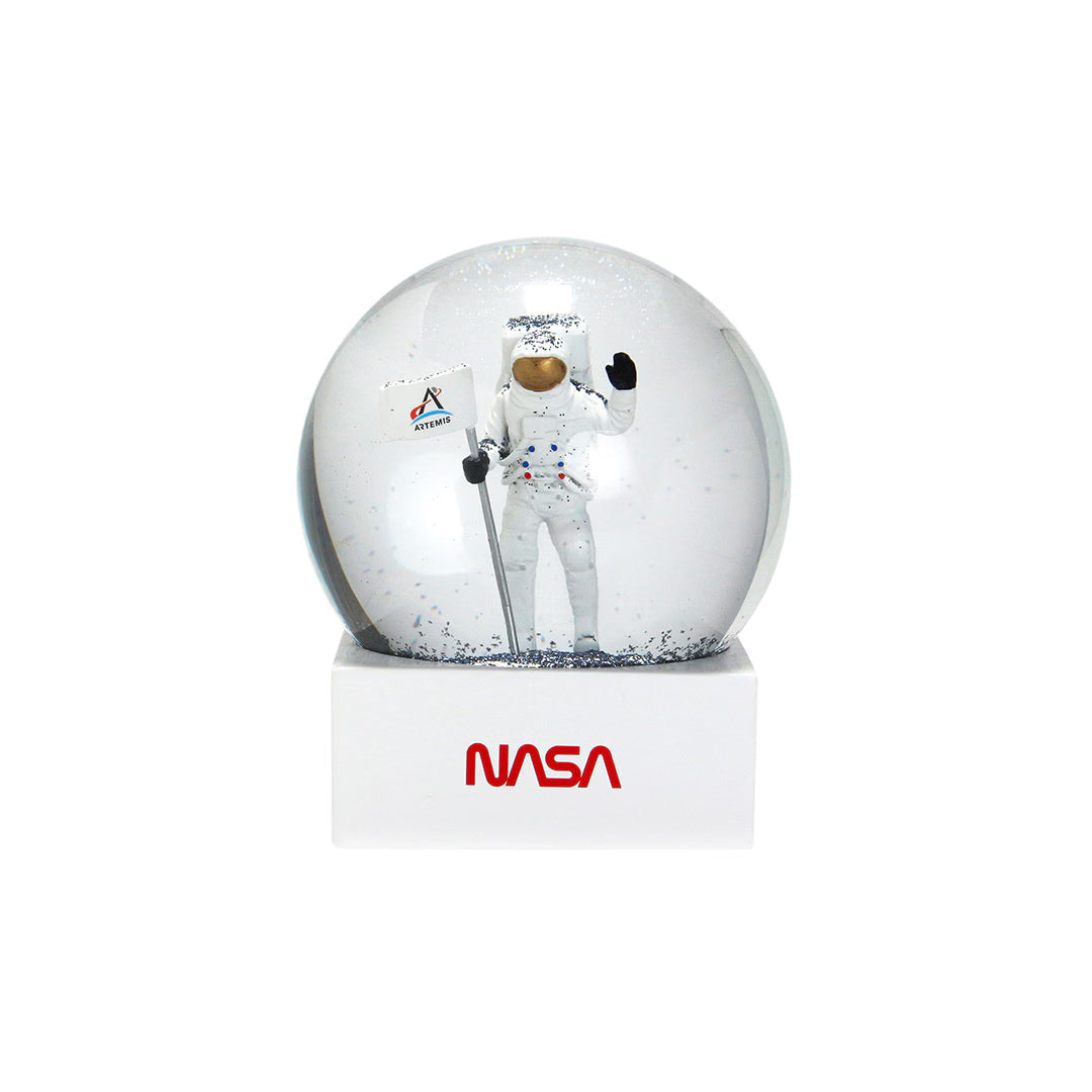 NASA Snow Globe｜小さなドームに、月面のロマンを